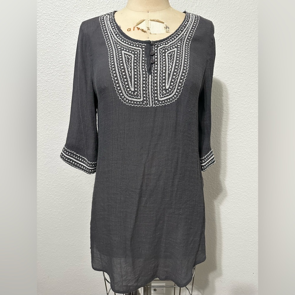 MONORENO bohemian gauze tunic with embroidery. Size Small.